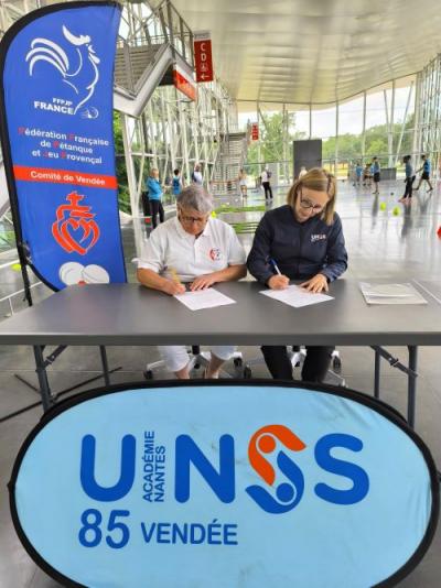 Signature d'une convention collaborative entre l'UNSS et le CD85